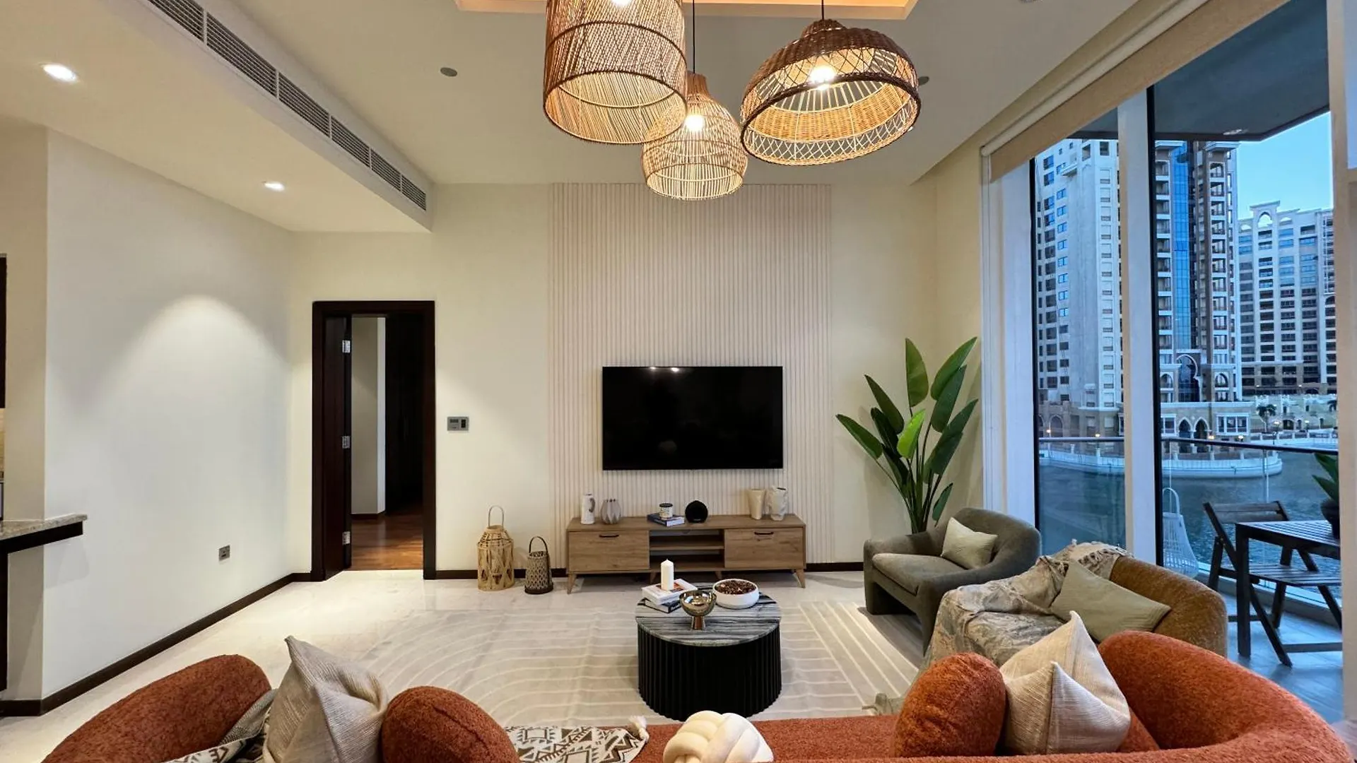 Manzil - 3Br In Palm Jumeirah With Private Beach Access & Sea View Dubai Apartment