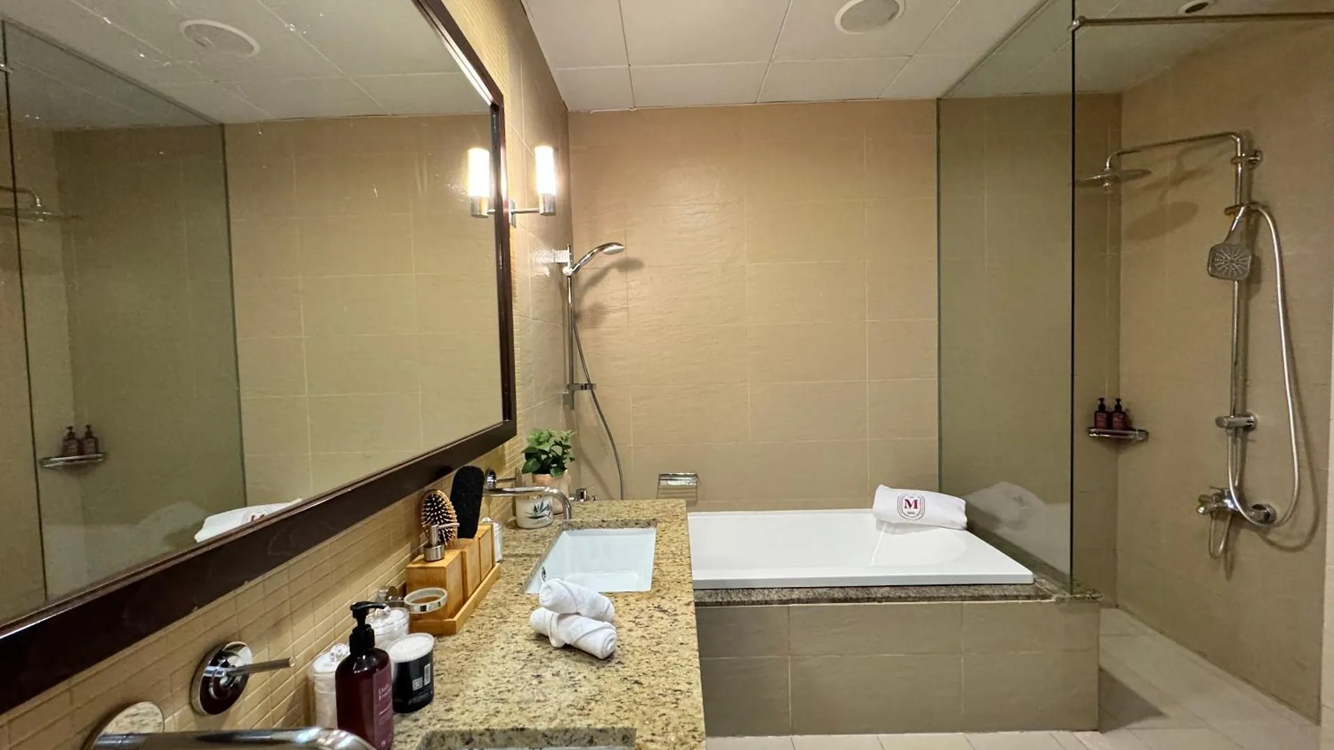Manzil - 3Br In Palm Jumeirah With Private Beach Access & Sea View Dubai 0*,